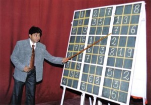 Divesh Shah explaining tricks to solve Sudoku