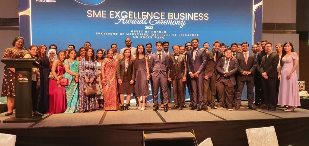 Math Vision (Divesh Shah) receiving award in SME Excellence Business Awards Ceremony